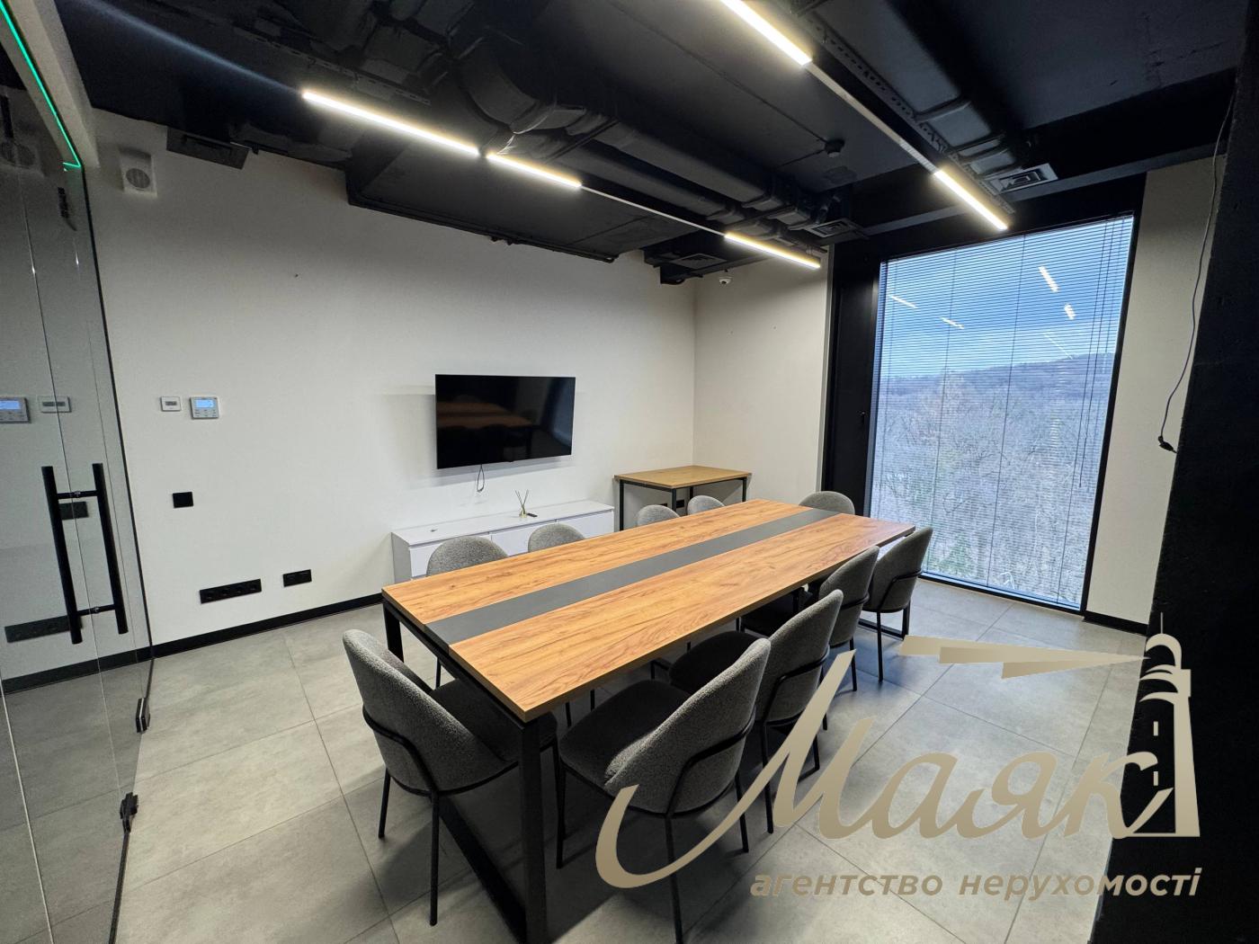Оренда офісу 418м2 у БЦ класу А, вул.Красилівська, Голосіївський район.