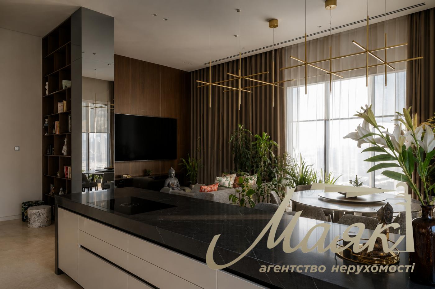 Exclusive 245 m² penthouse with a view for sale in the “Parus” residential complex, 1 Obolonska Embankment