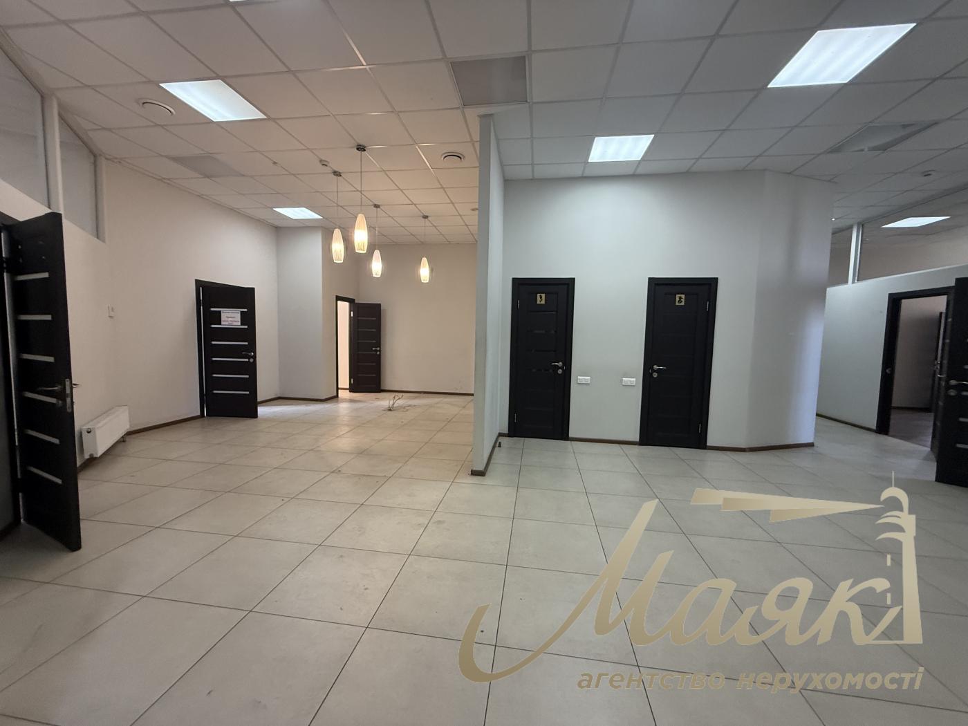 Продаж комерційного приміщення площею 234 м² у ЖК «Новопечерські Липки», вул. Андрія Верхогляда (Михайла Драгомирова), 16