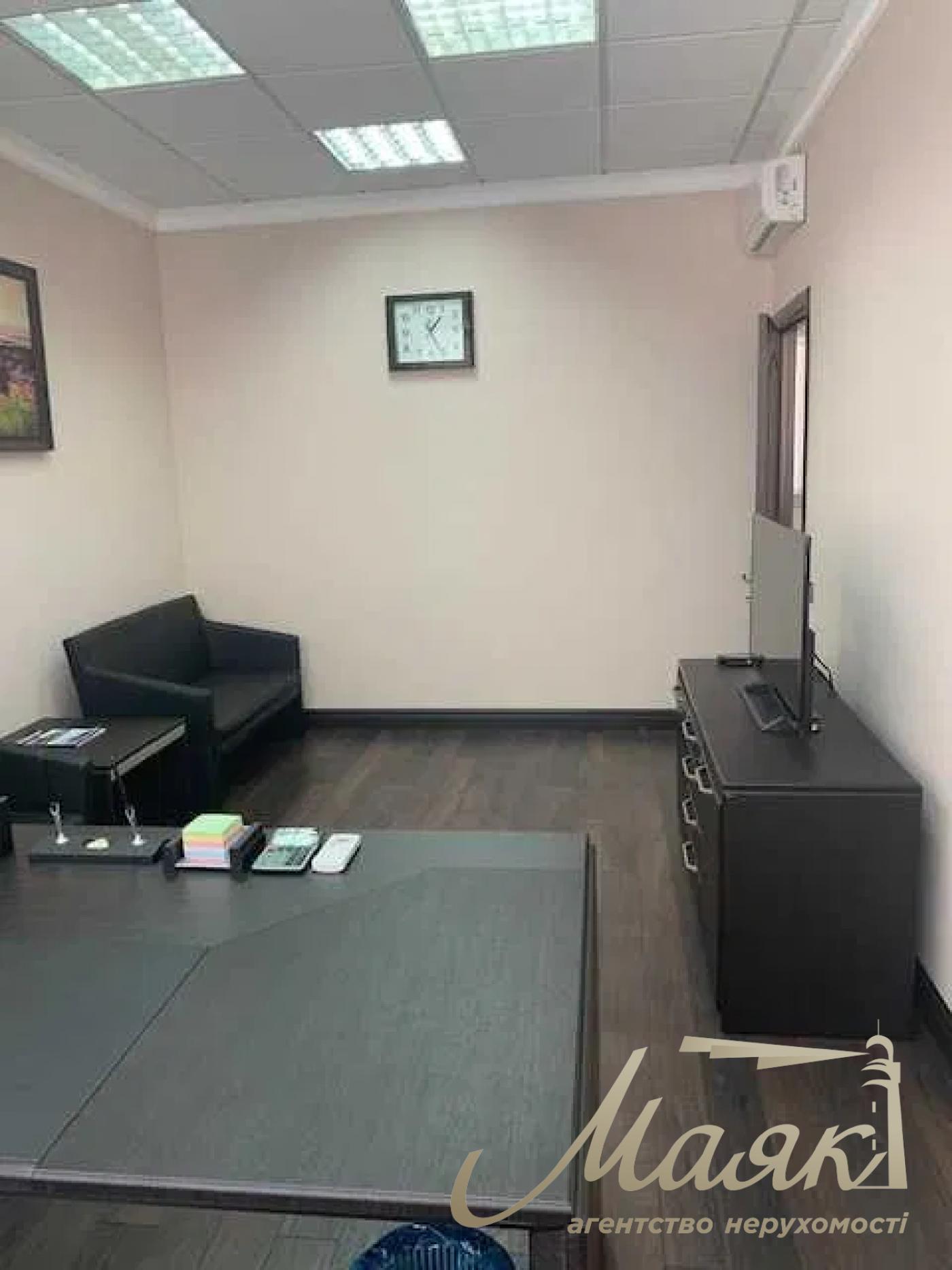 Office for rent 78,5m2 on Lesya Ukrainka 26, Pecherskaya.