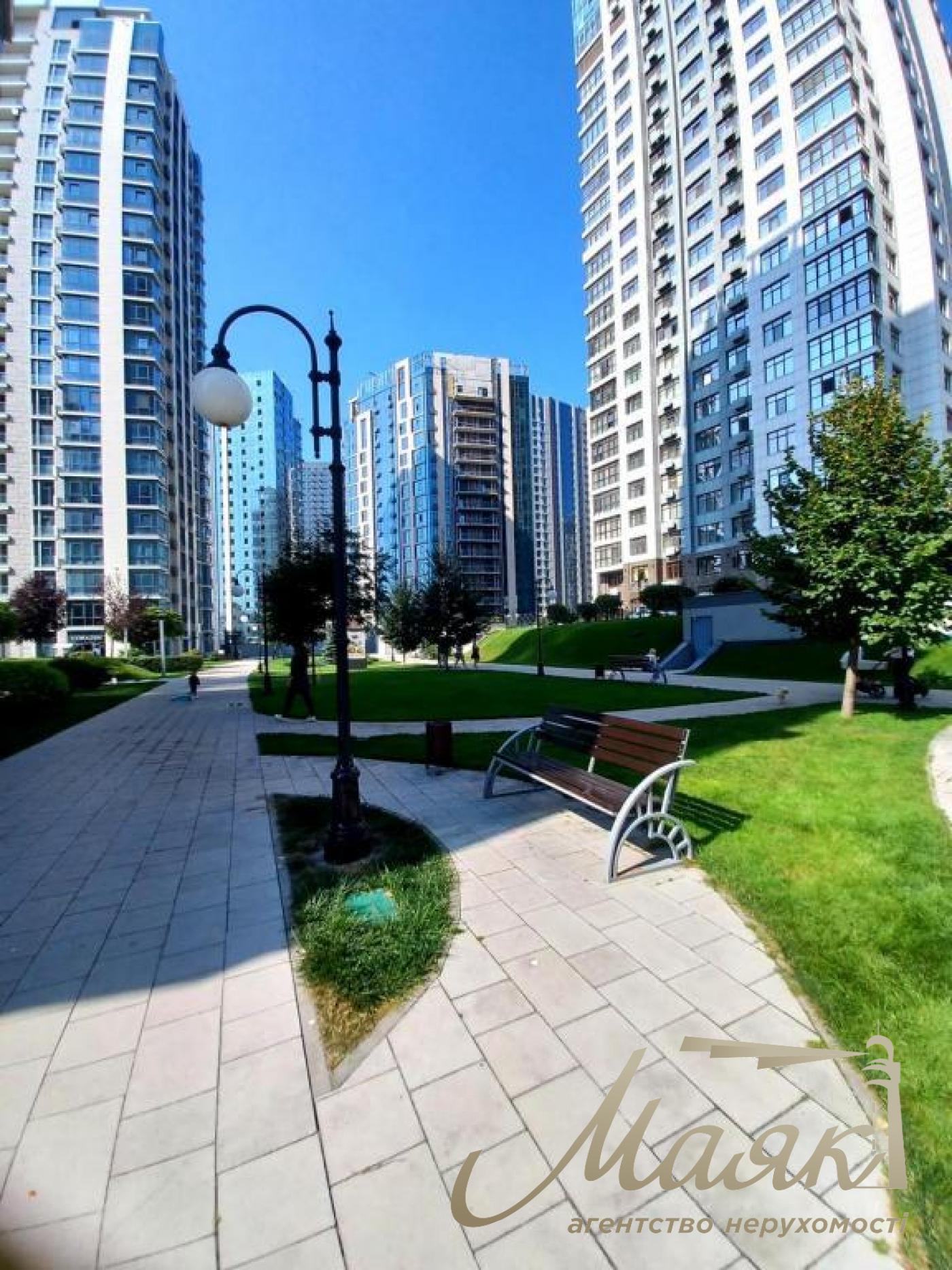 Продажа 1-комнатной квартиры ЖК Новопечерские Липки, ул. А. Верхогляда