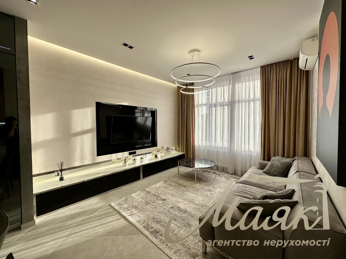 Rent 3-room apartment (85m2) in Residential Complex Novopecherskie Lipki