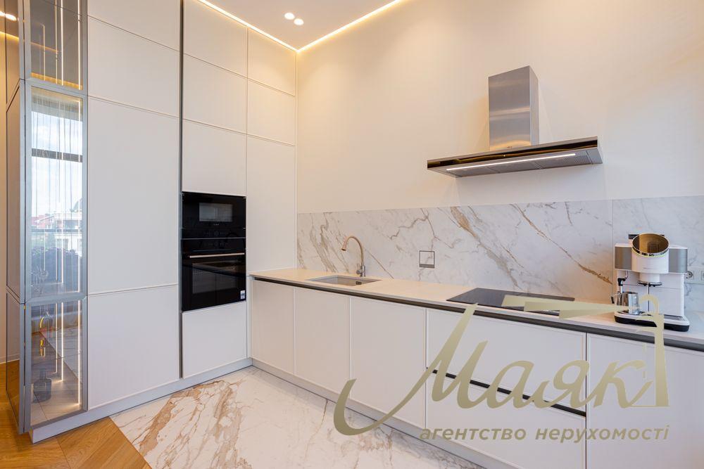 Продаж квартири площею 75 м² з власною терасою у ЖК «52 Перлина» Pechersk Plaza, Печерськ, вул. Михайла Бойчука, 19-А.