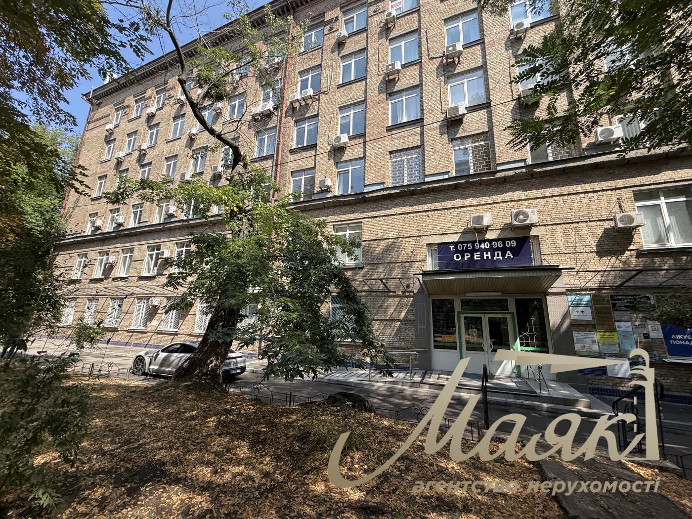 Продаж офісного поверху площею 1000 м², вул. Євгенія Коновальця, 31, Печерськ
