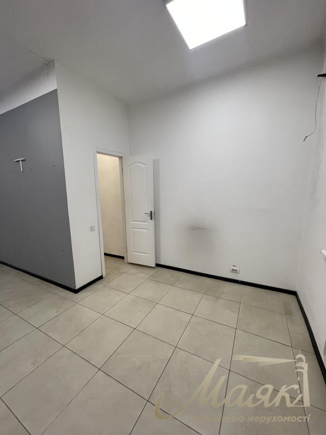 Аренда фасадного помещения 40,3 м.кв. Подол