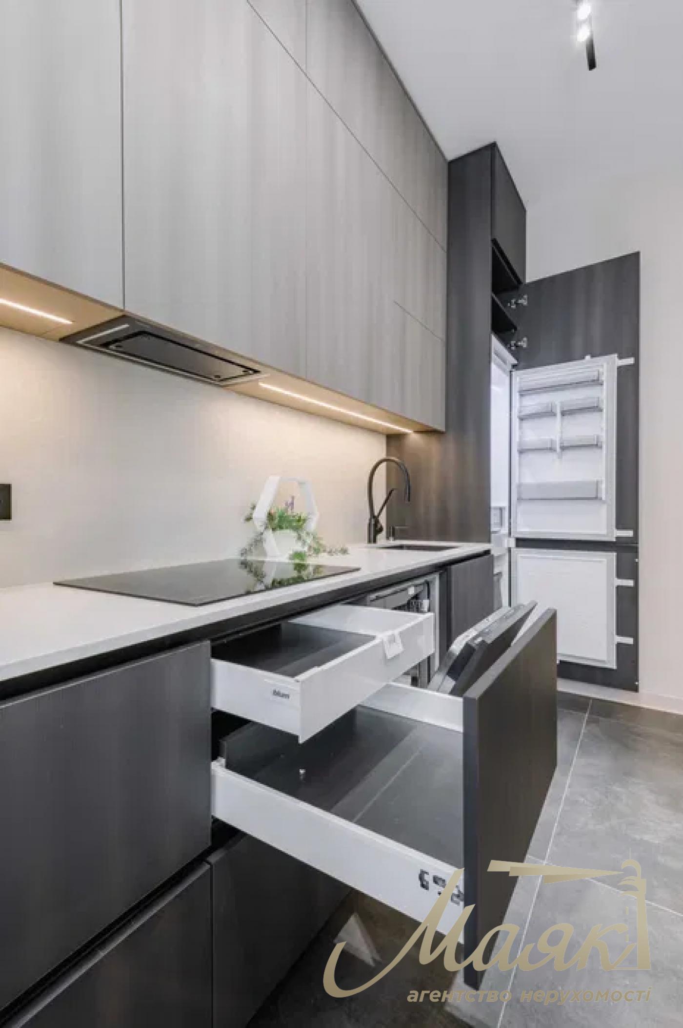 Продаж 2-кімнатної квартири в центрі Печерська, вул. Антоновича, 103