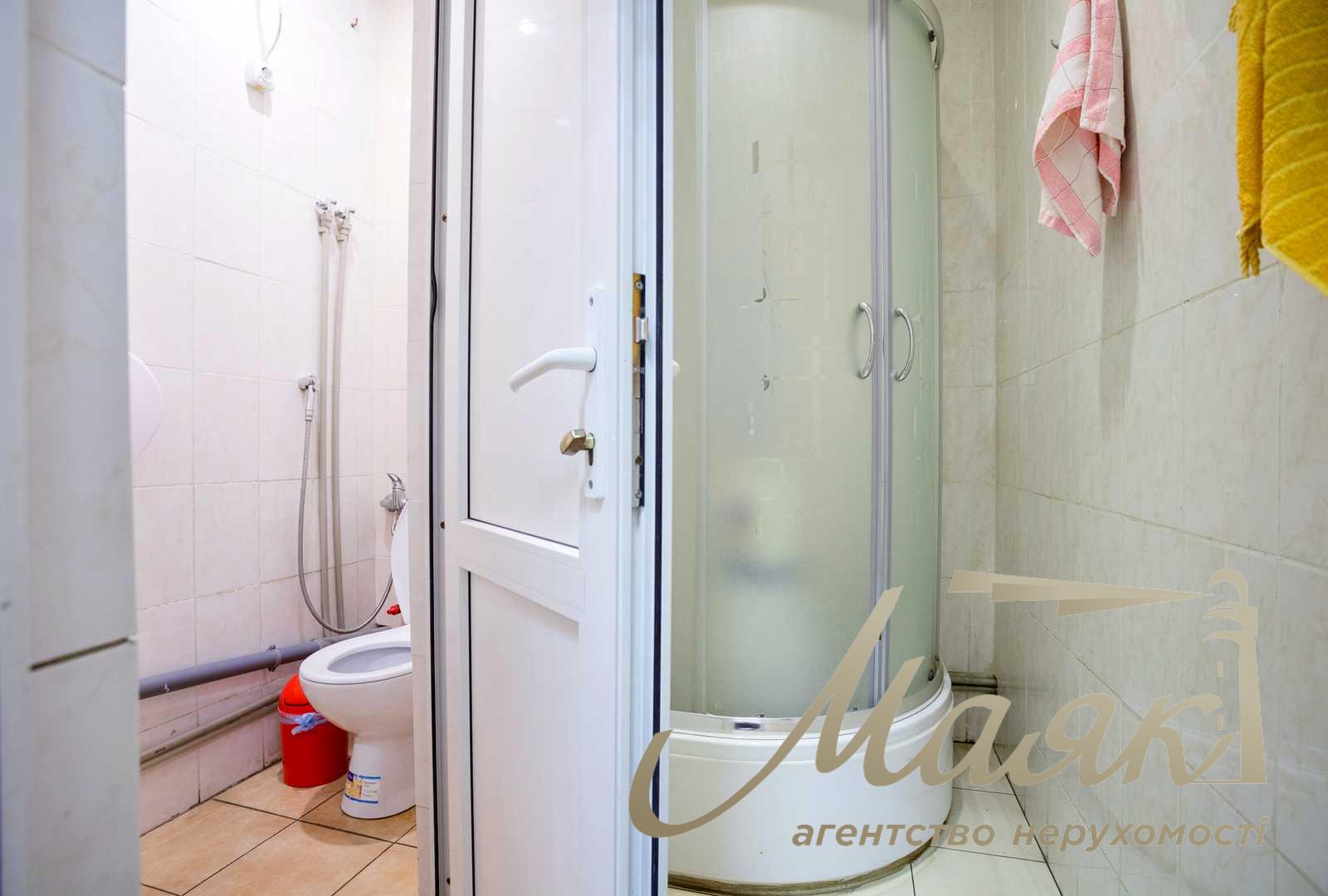 Оренда офісу площею 238 м² на вул. В'ячеслава Черновола, 25, Шевченківський