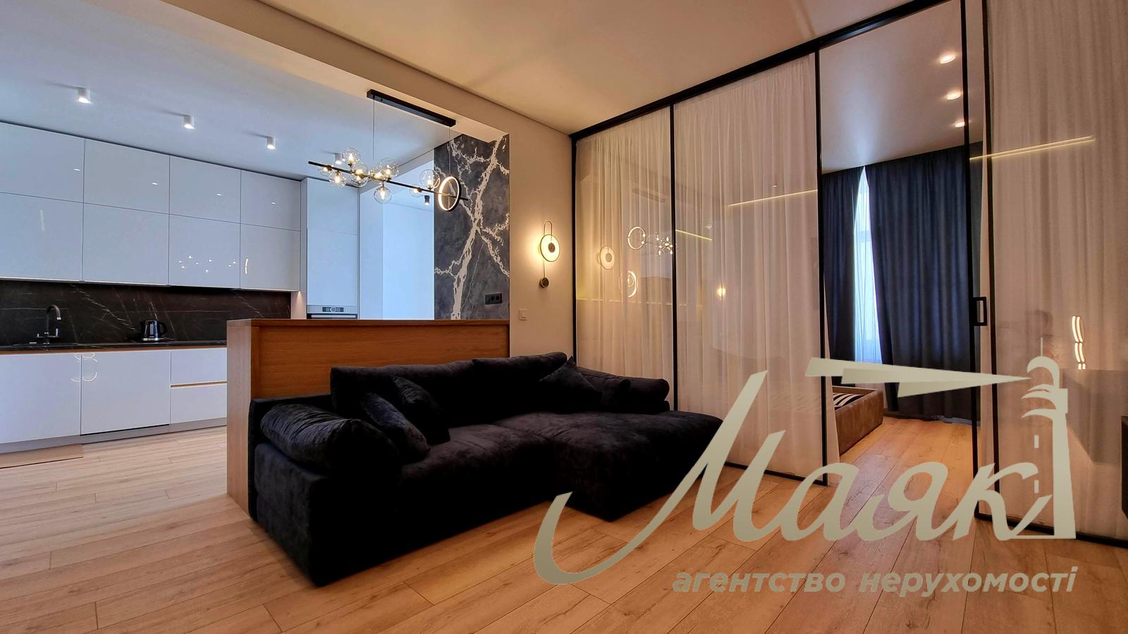 Rent modern studio 60m2 in LCD "Novopecherskie Lipki" Andriy Verkhoglyad/Dragomirova 17, Pechersk district, Kiev.