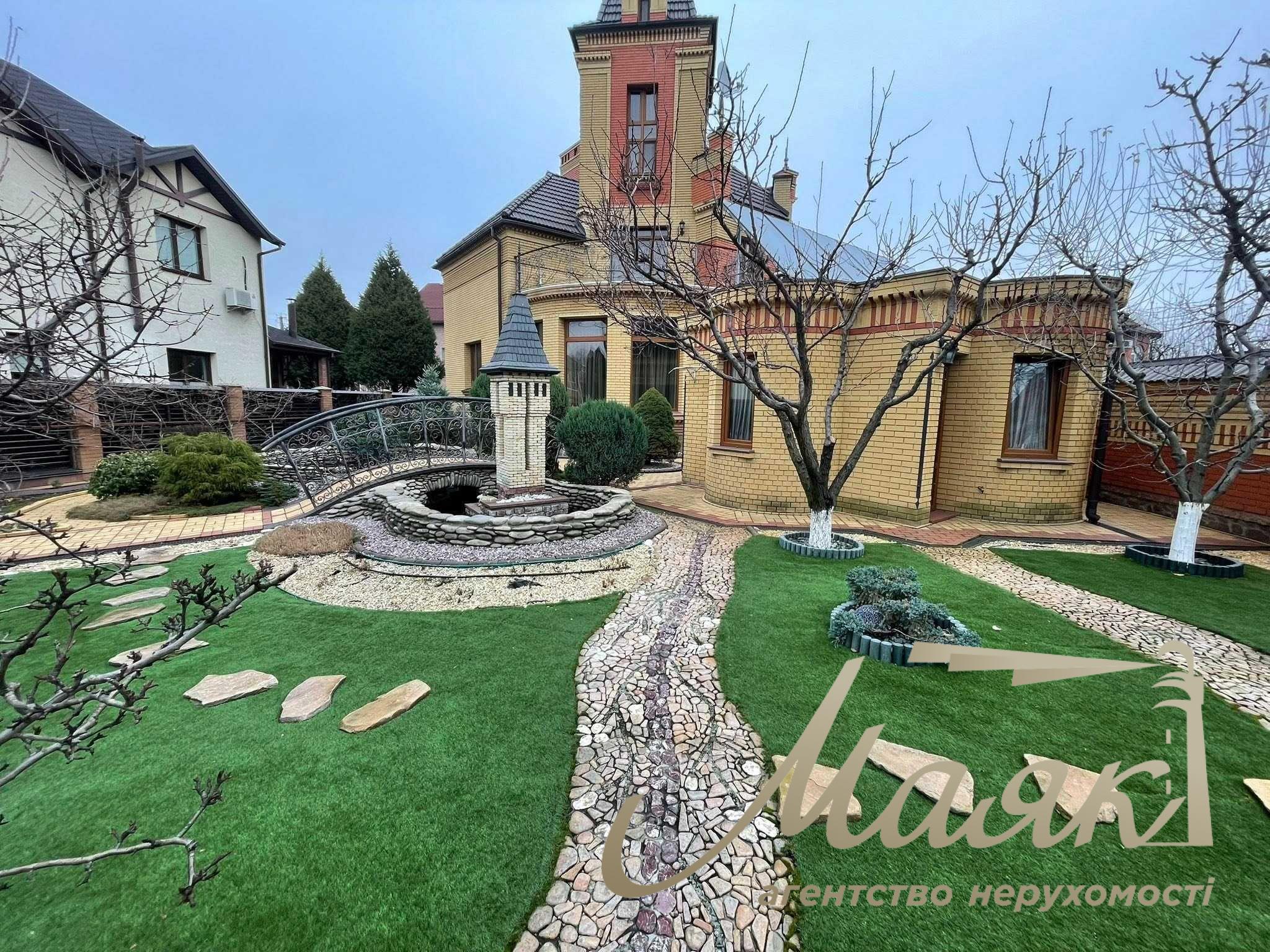 Luxury house for sale 420m2 in Obolonsky district of Kiev