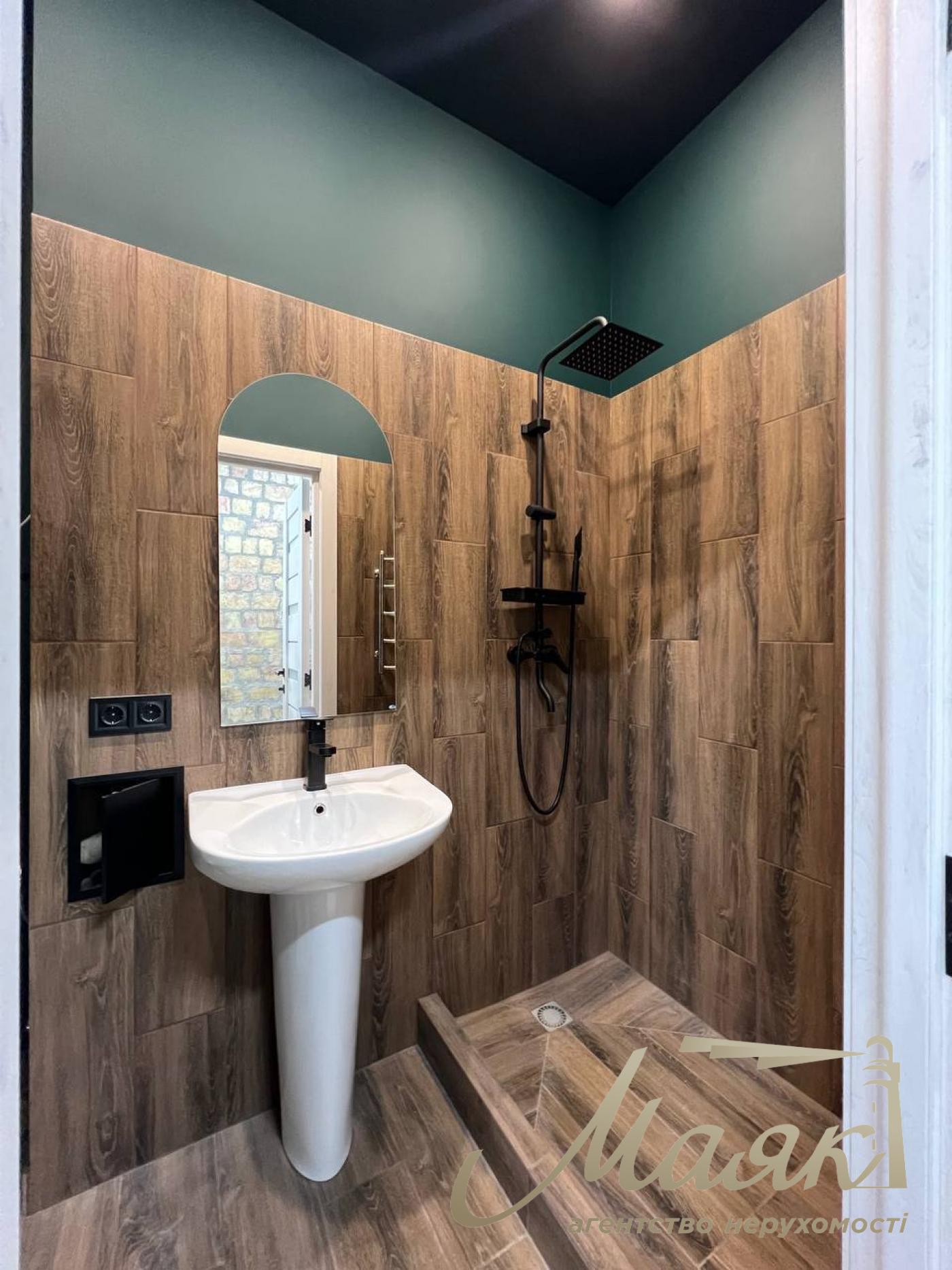 Rent Commercial area 130m2 Reznytska str., Pechersk, Kiev