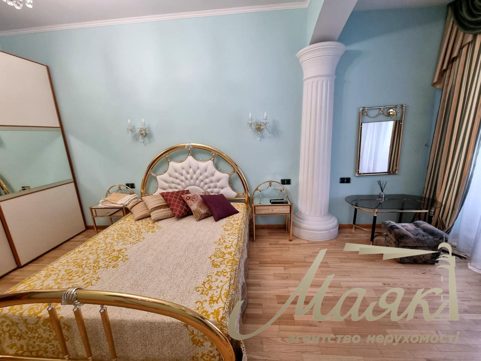 Оренда 3-кімнатної квартири площею 117 м² на вул. Ковпака, 17, Печерськ, станція метро «Палац Україна»