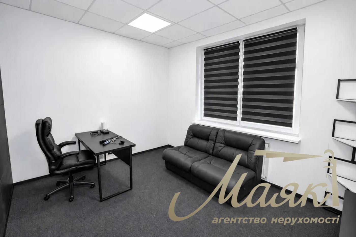Rent a 180 m² furnished standalone office at 32A Yevhen Konovalets Street, Pechersk