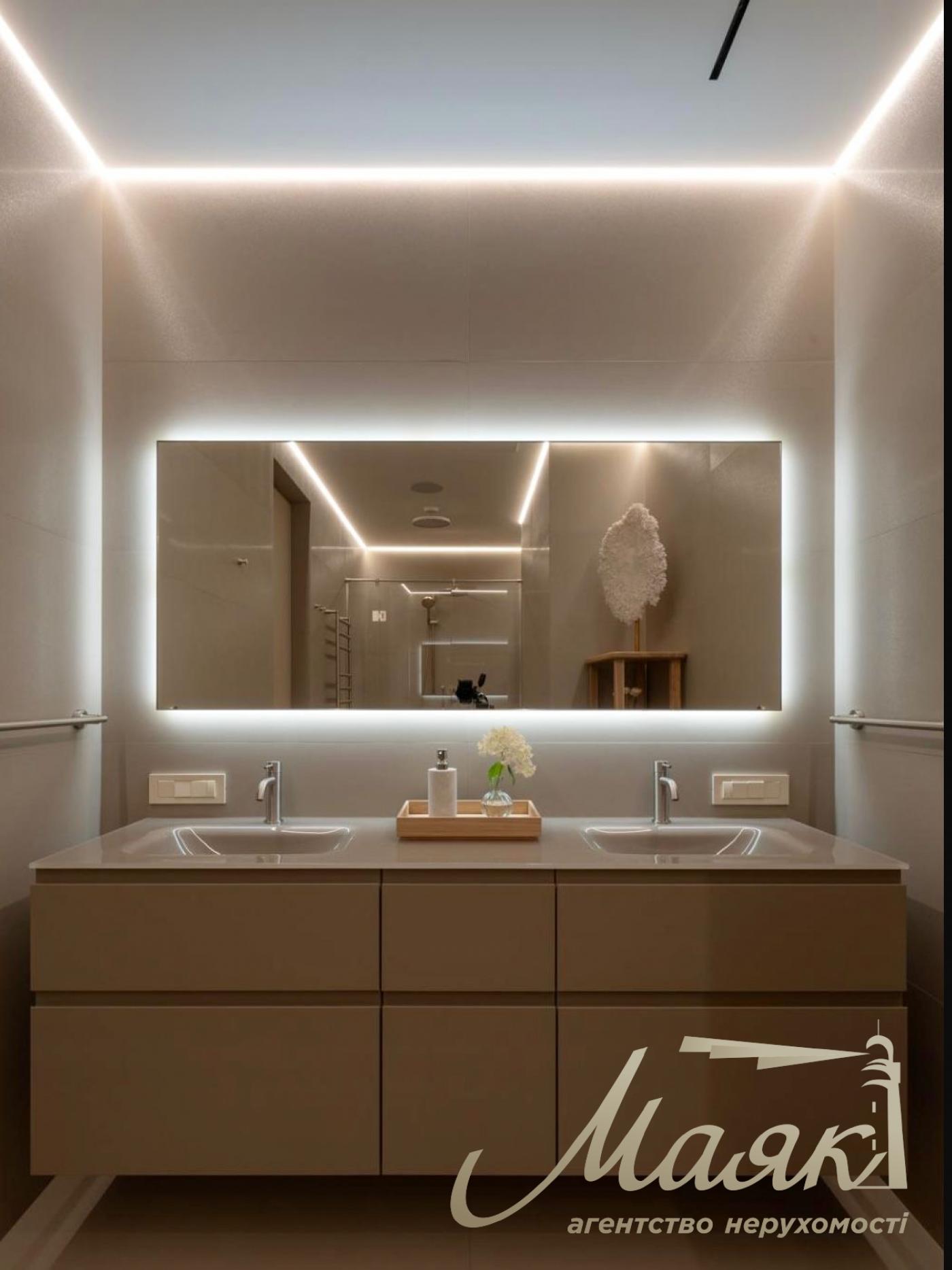 Продаж квартири в ЖК Да Вінчі, вул. Олеся Гончара 35, історичний центр Києва