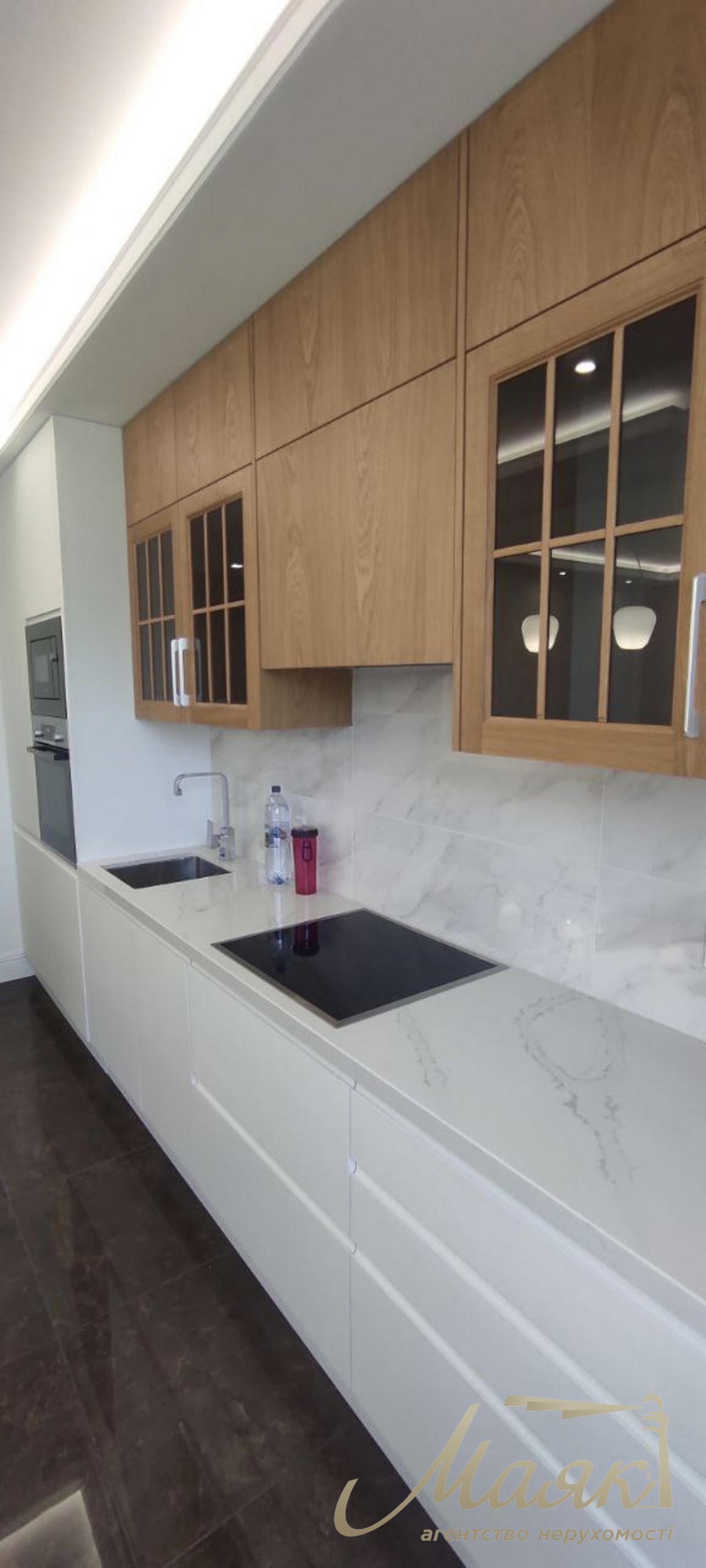 2-bedroom apartment for sale in the Podil Plaza & Residence residential complex, Hlubochitska Street