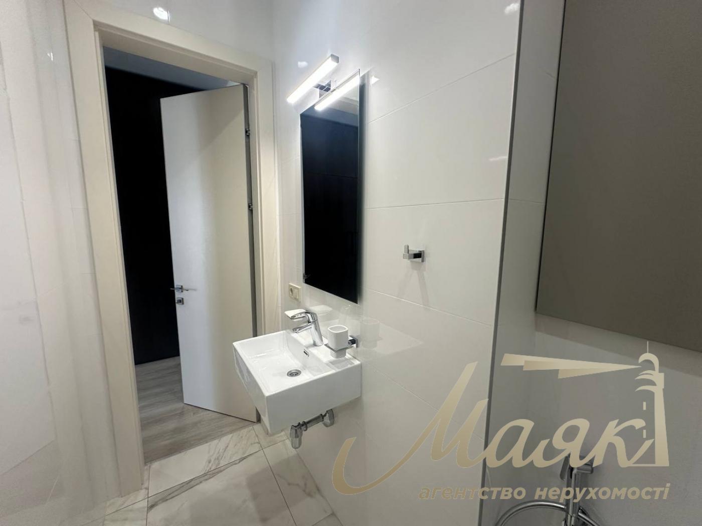 Оренда 2-кімнатної квартири площею 63 м² у ЖК «Atlantic Residences», вул. Антоновича, 118, станція метро «Палац України».