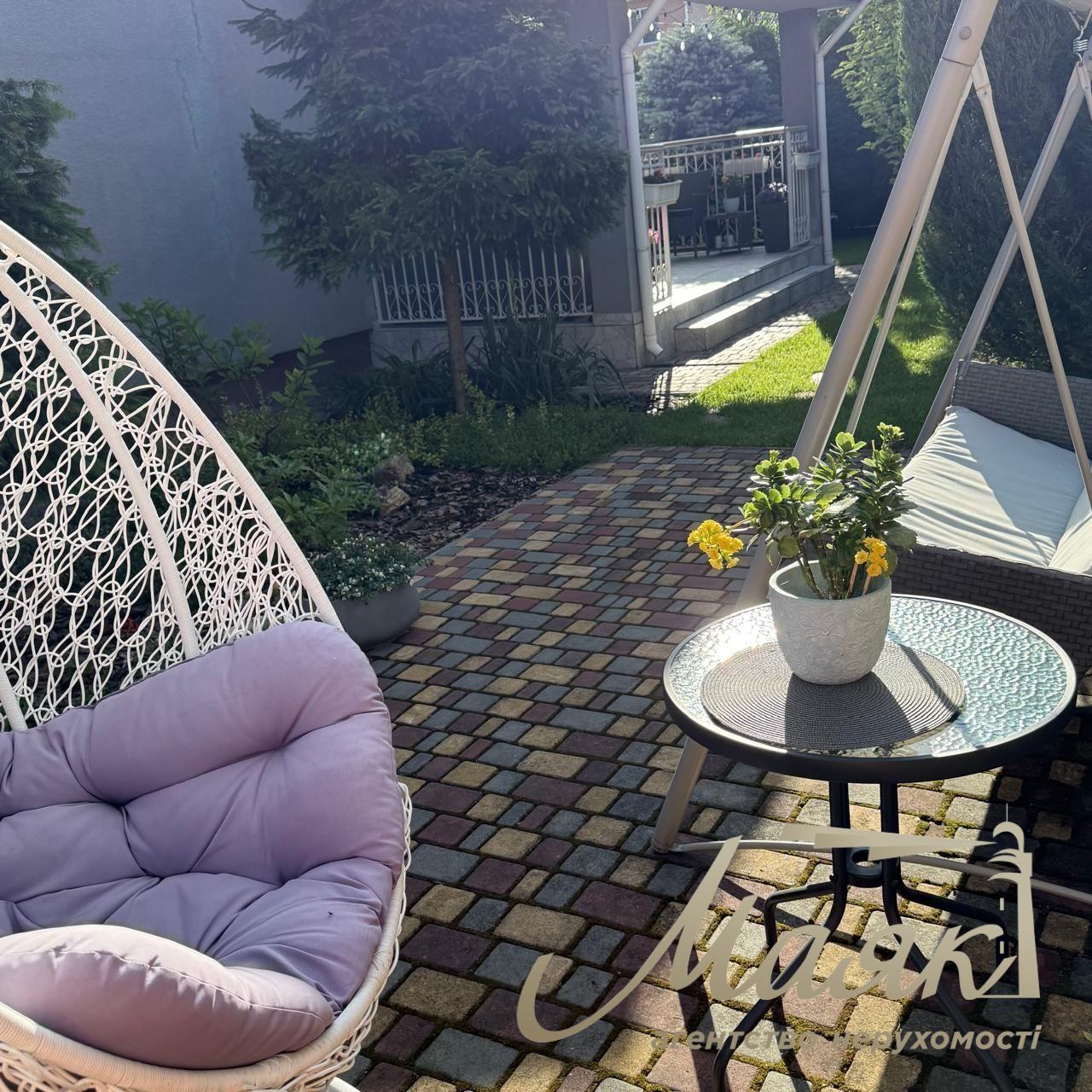 Cozy two-story house (135 m²) for sale, perfect for comfortable living in the village of Kryukovshchina, Kyiv-Svyatoshynsky District, Kyiv Oblast.