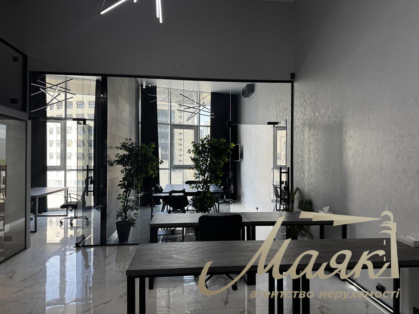 Office for rent 98 sq.m. in LCD Novopecherskaya Vezha