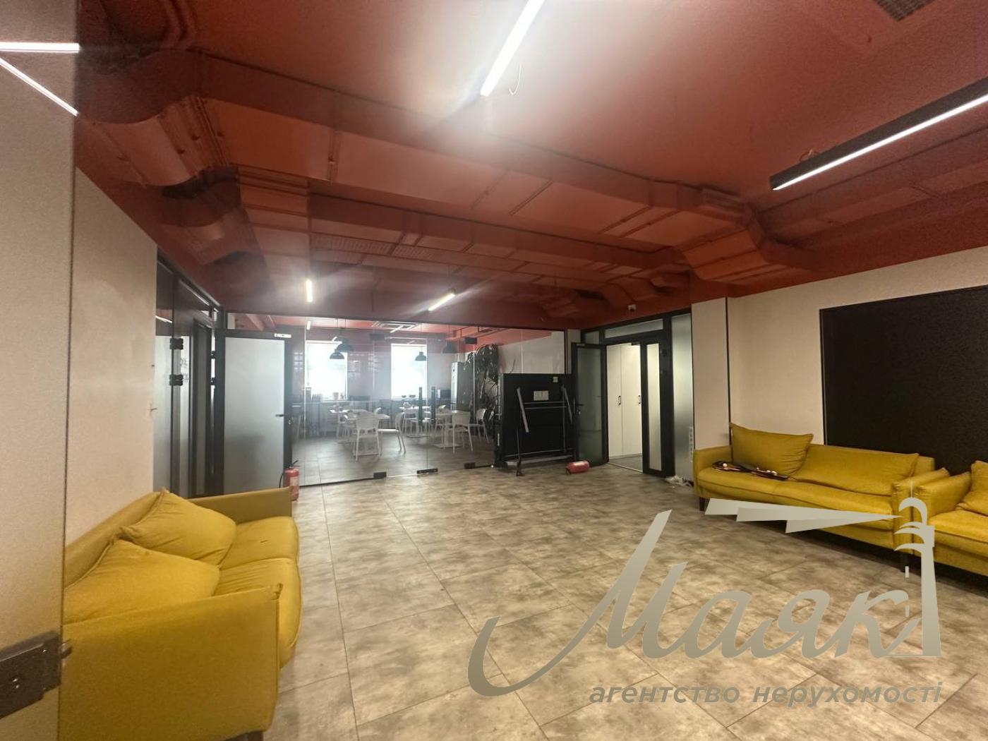 1,132 m² Office Space for Rent in the Business Center at 18/7 Almazova Street, Pechersk