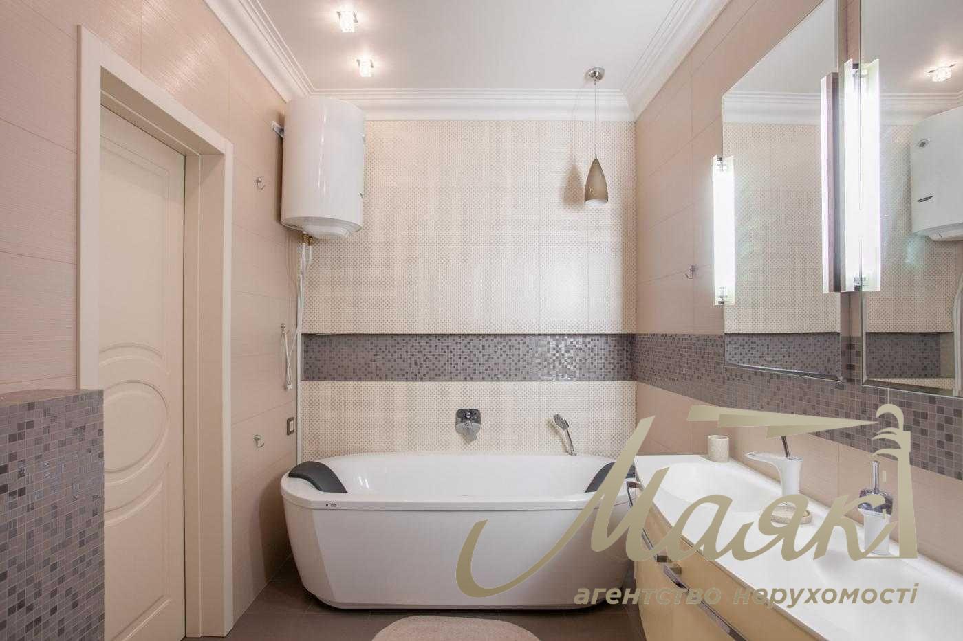 Rent apartment in LCD "Novopecherskie Lipki", 240 m², Verkhoglyada str., 4 rooms