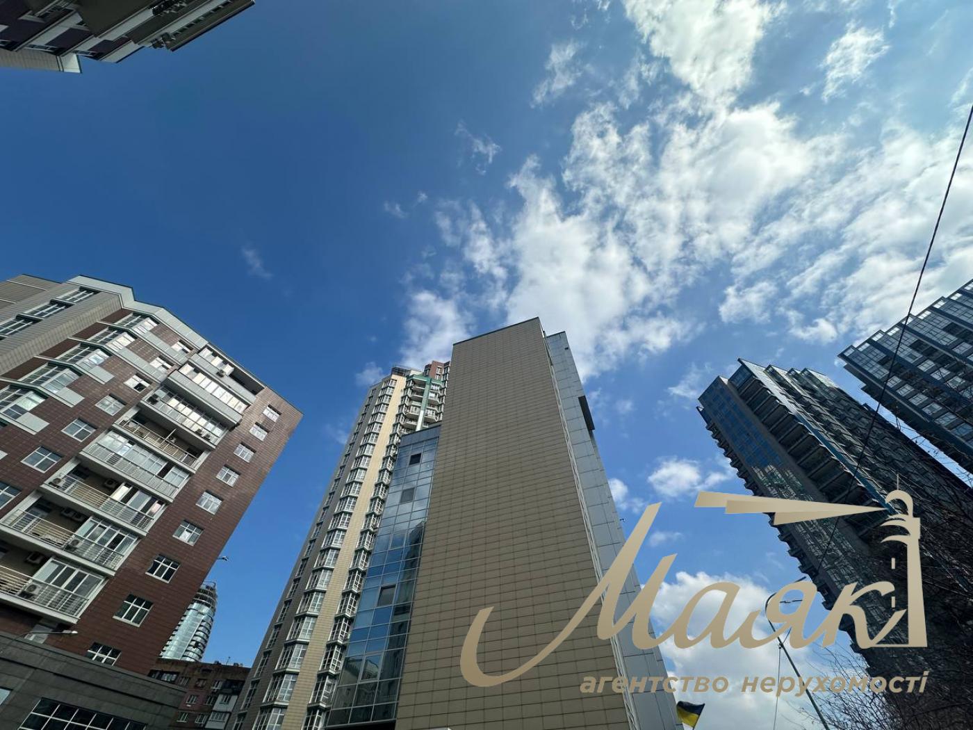 Аренда коммерческого помещения 410м2 в ЖК Французский квартал, Печерский район.