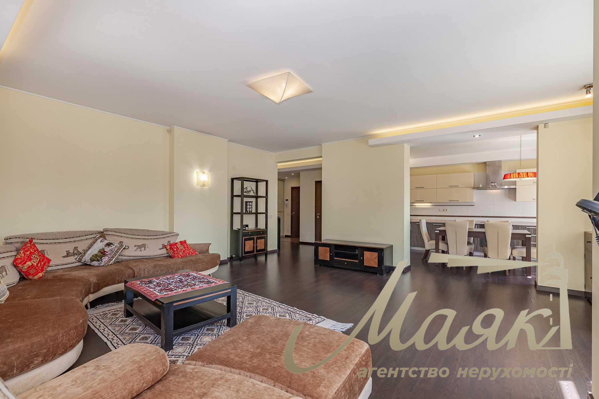 3-room apartment for rent at 27/78 Pankovskaya St., Downtown.