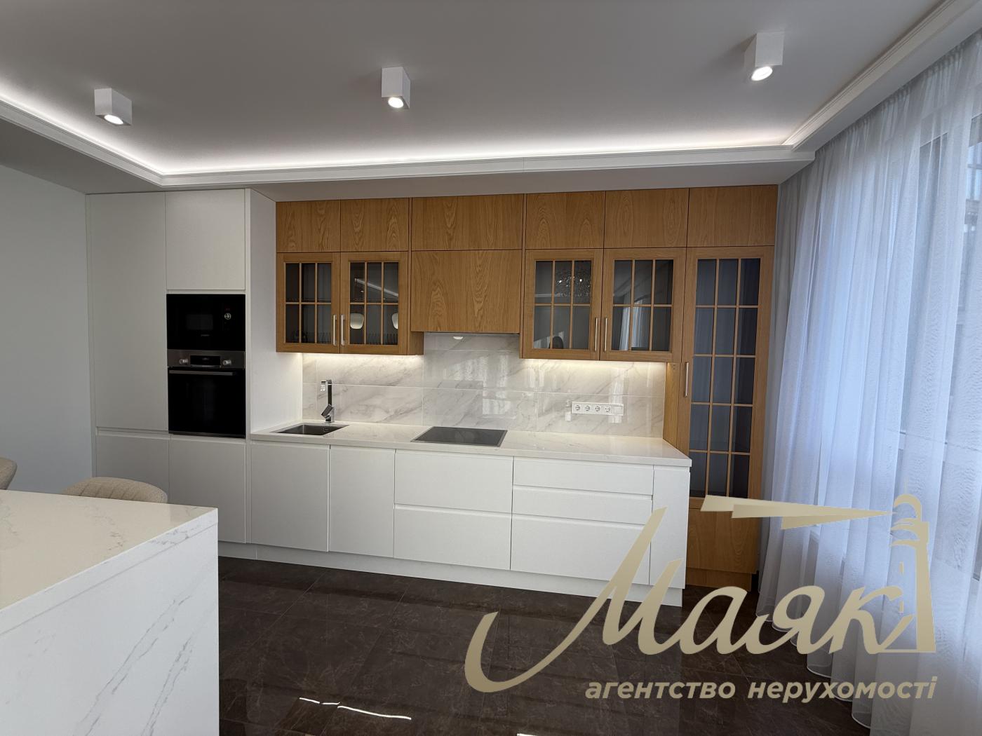New, designer 2-room apartment for sale, 86 m², Podil Plaza & Residence