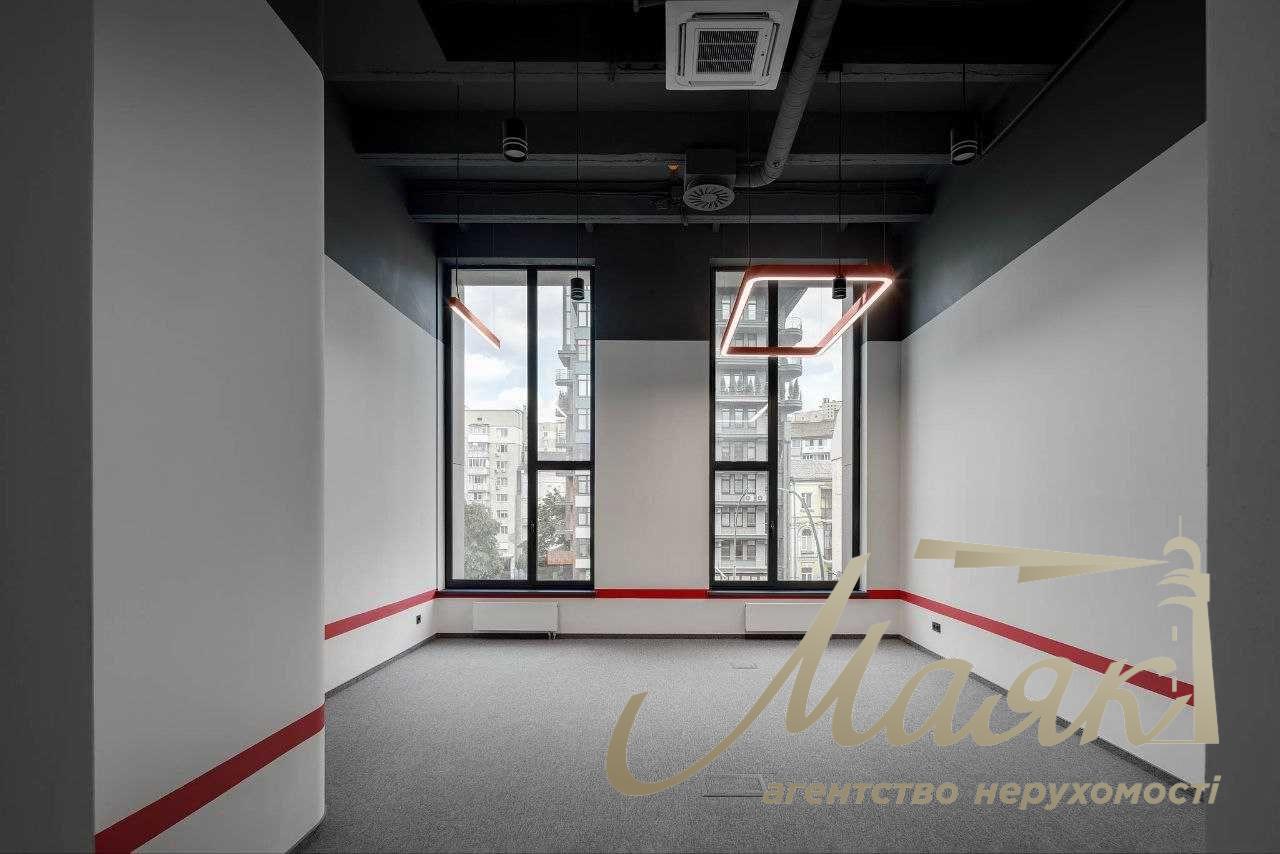 Rent office 281 sq.m. m. Arsenalna, BC M8