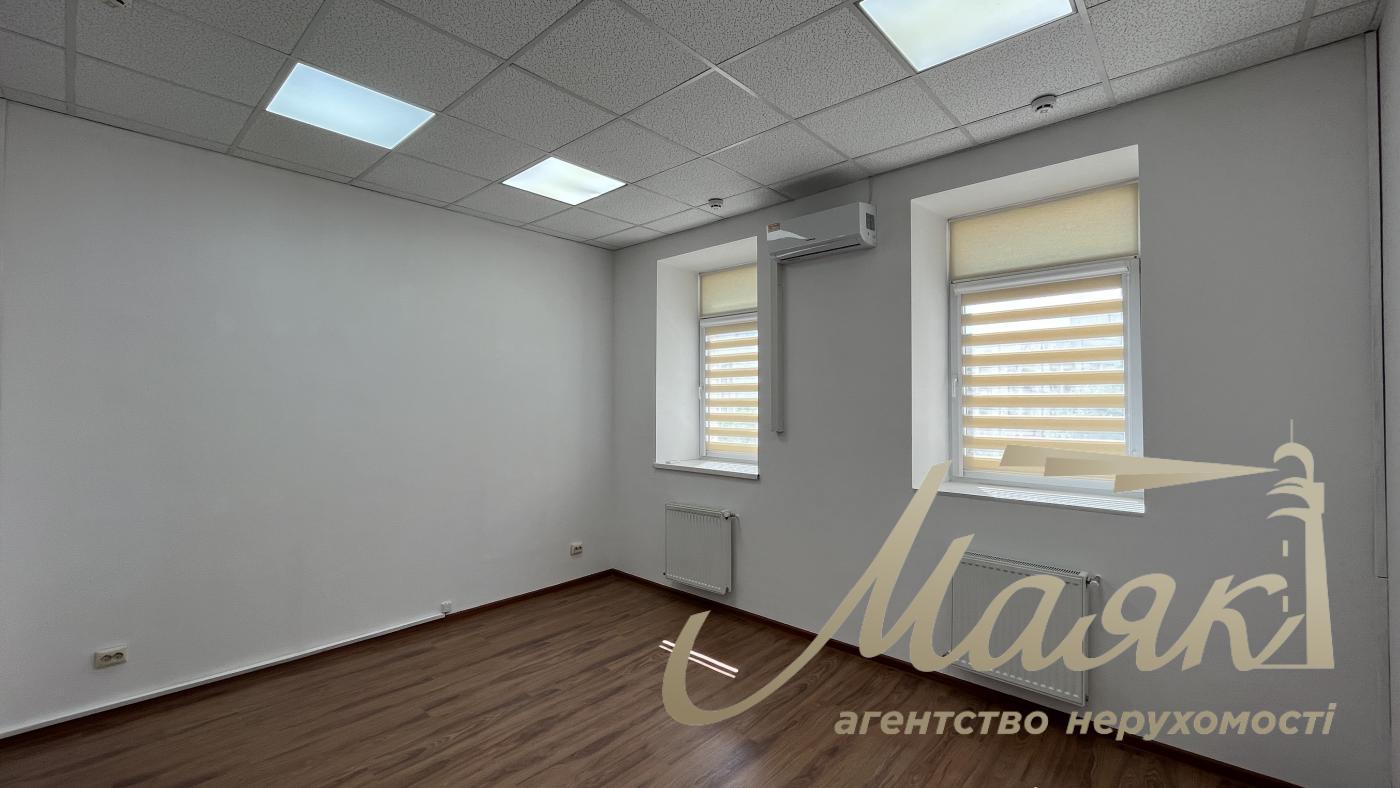 Аренда офисного помещения (210м2) по ул. Боткина 4А, БЦ "Successful House", Соломенский район, Киев