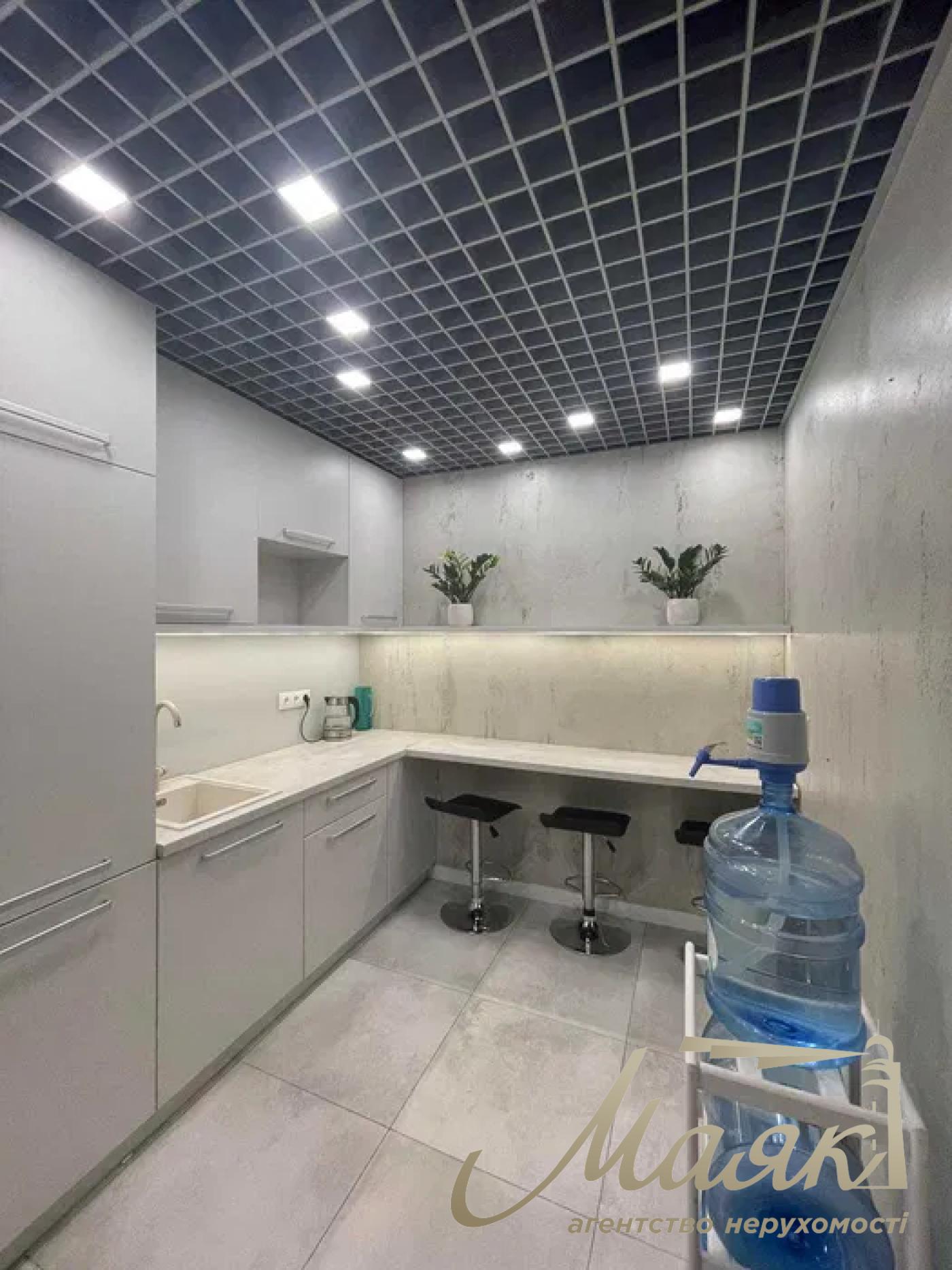 Оренда мебльованого офісу площею 70 м², ЖК «Чикаго», Олімпійська