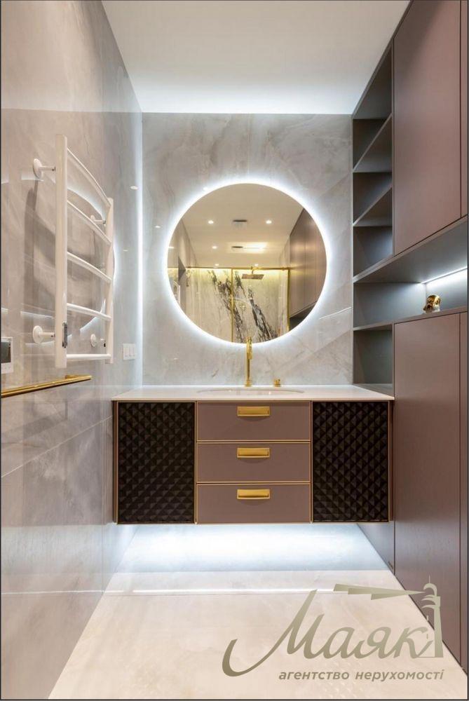 Продаж просторої 5-кімнатної квартири в ЖК "Французький квартал 2" , вул. Джонна Макейна, Печерський район.