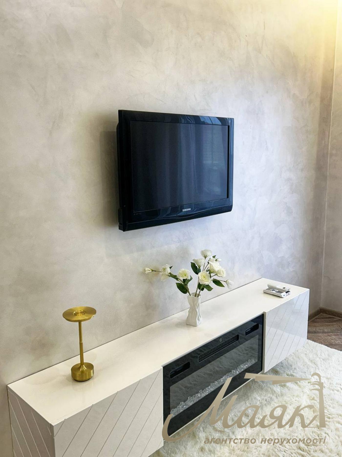 For Sale / Apartment / Maksymovych Mykhaila, Goloseevo, Kyiv