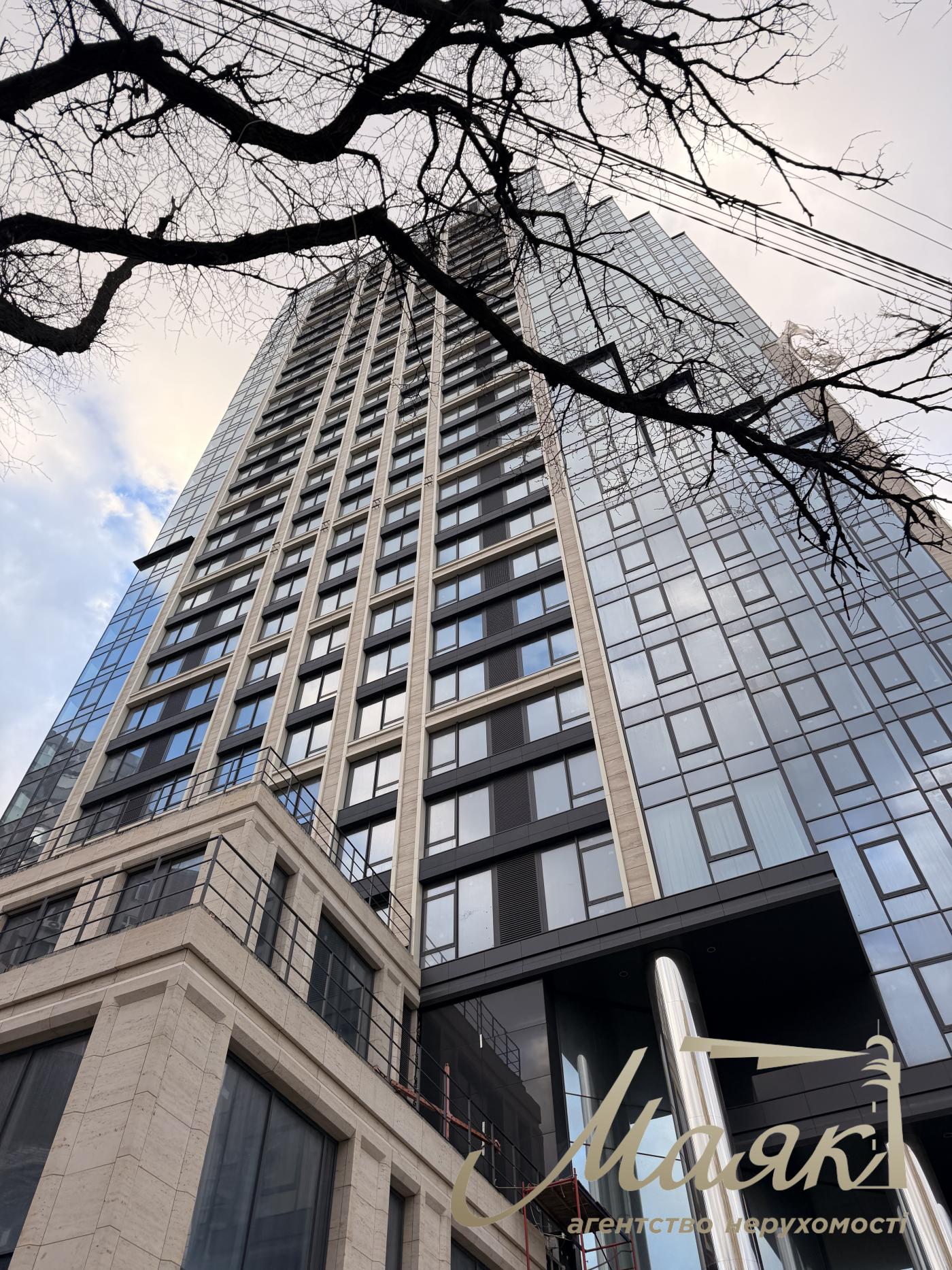 For sale 2-bedroom apartment in LCD A136 Antonovycha str., Center, Kiev