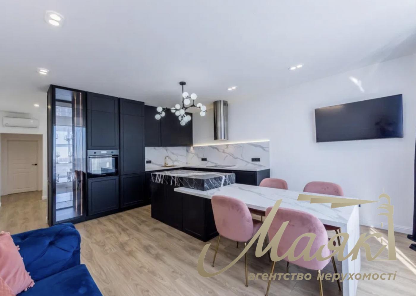 Продаж квартири 70 м² з дизайнерським ремонтом - ЖК "Новопечерська Вежа", вул. Бойчука 41Б