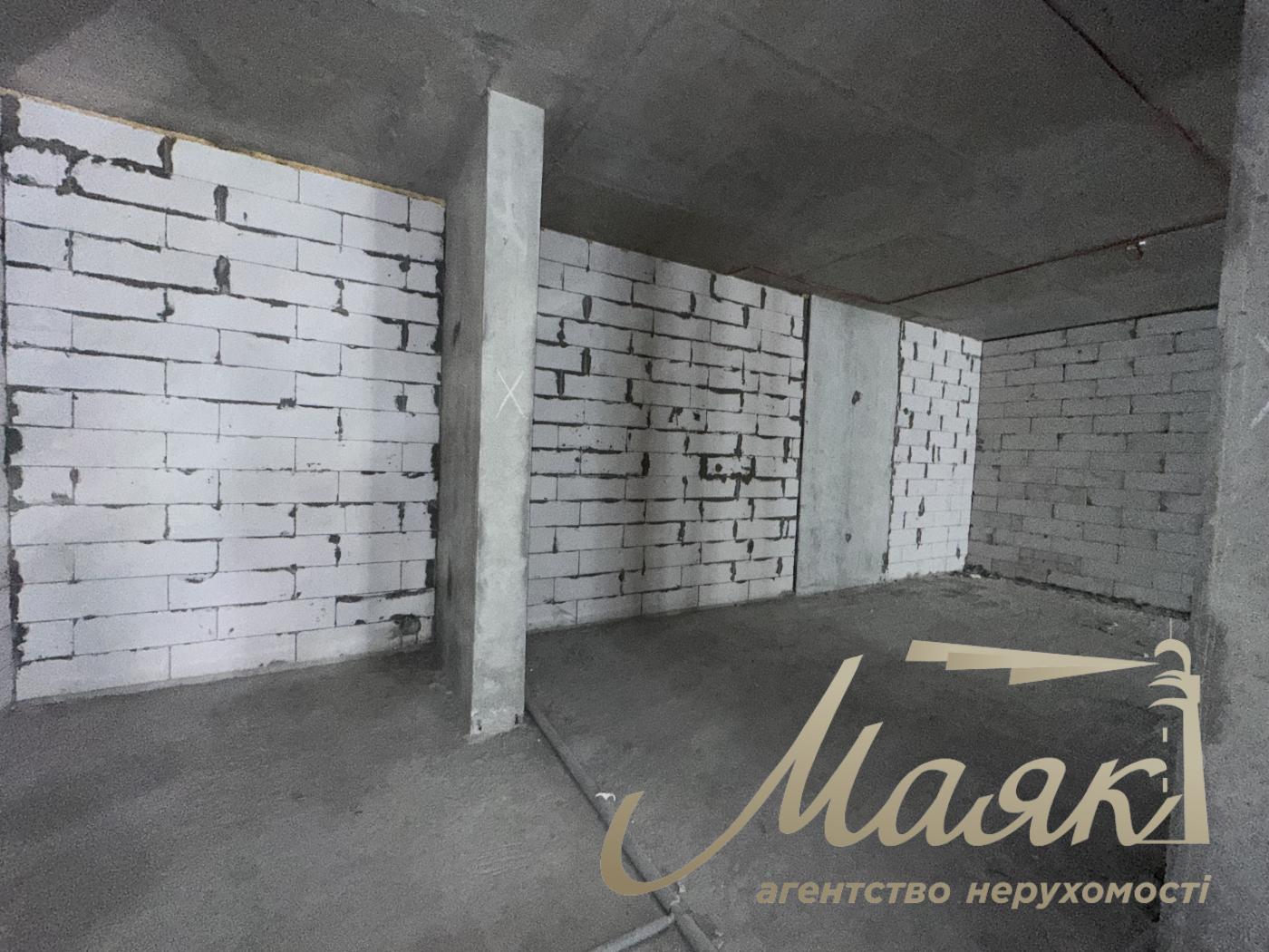 Commercial space for sale with 2 entrances (170.9 m²) at 21-A Tsentralnaya St.