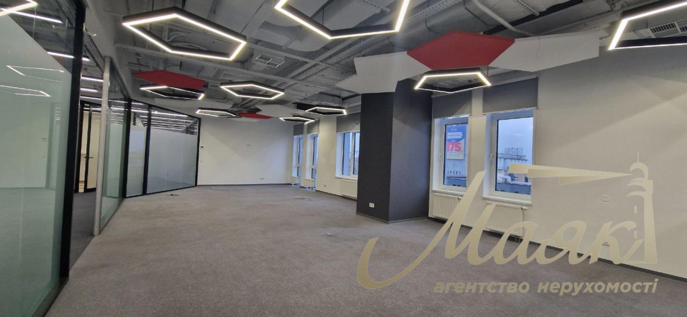 Rent Office 960 m2 in BC "Astarta", Naberezhno-Kreschatitskaya street, Podol.