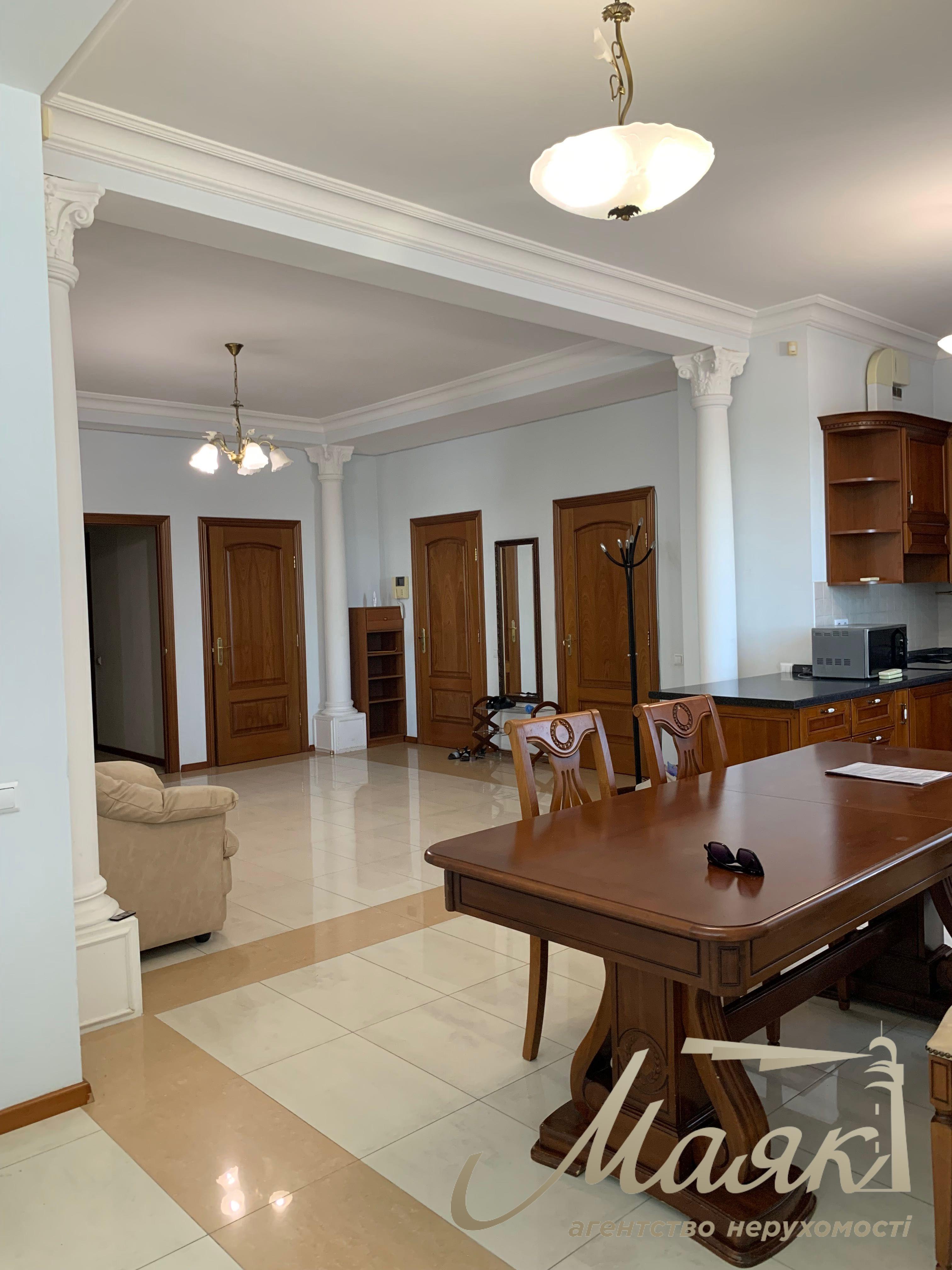 3-room apartment for rent at 12E Ivasyuka Ave., Obolonska Embankment.