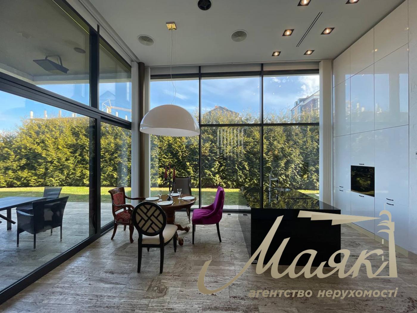 Оренда будинку Лісники- 200 м2 у котеджному містечку Хутір Ясний, з виходом на озеро, 10 соток