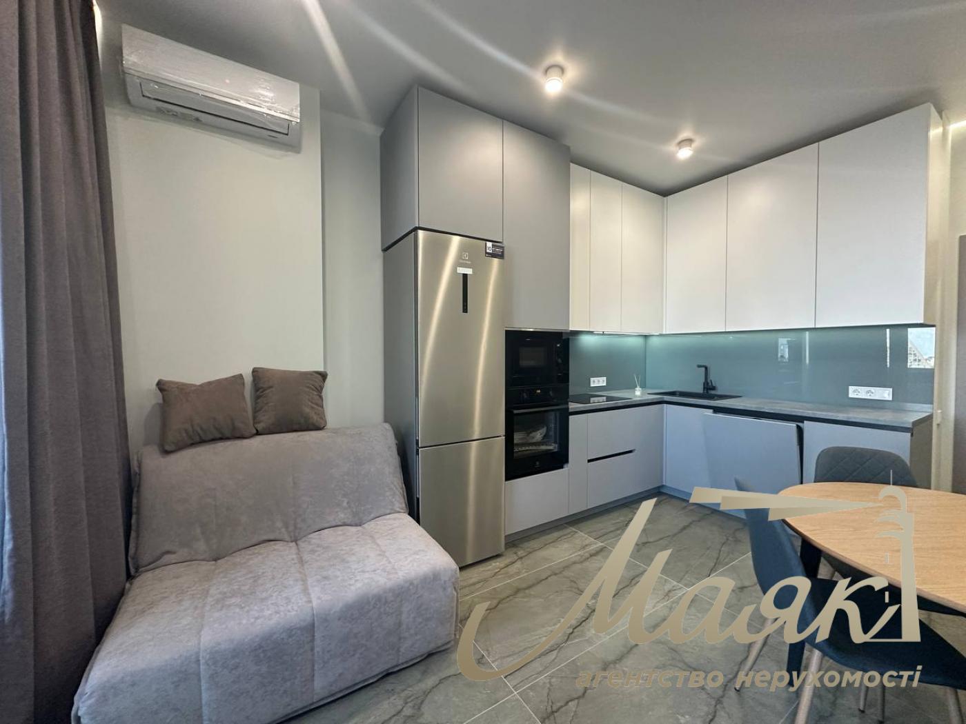 Rent 1 room apartment in Residential Complex Manhattan City, avenue.Bereysteisky 11, Polytechnicheskiy Institute.