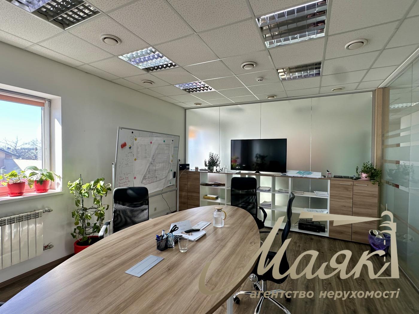 Rent a front building (656m2) on 7.5 hectares, Sadovaya street, with. Sofievskaya Borschagovka