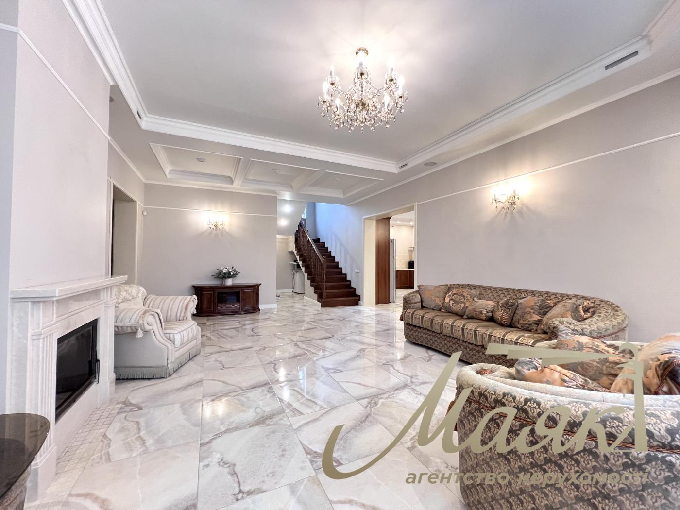 Rent 2-storey house 240m2, Goloseevsky district, Chapaevka.