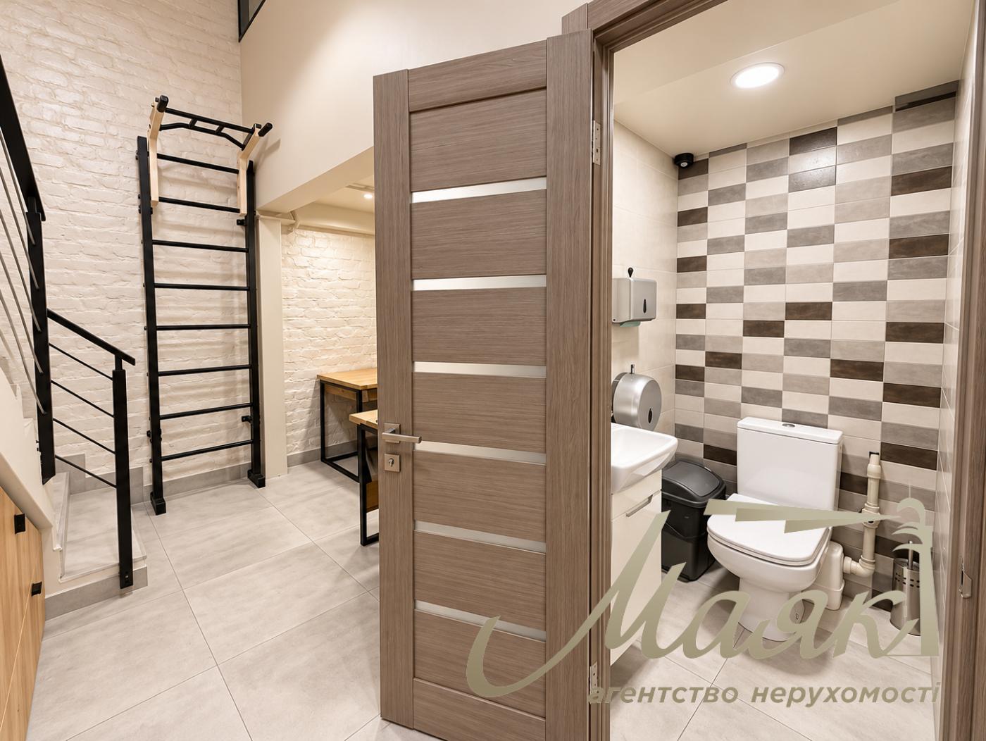 Продаж фасадного комерційного приміщення площею 174 м² у ЖК Delmar, Печерськ