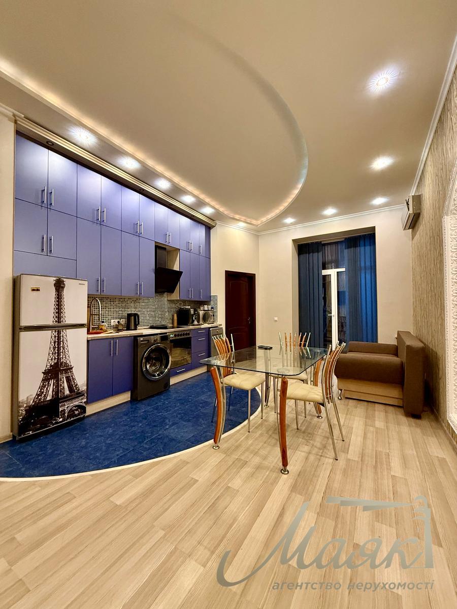 Оренда 3-кімнатної квартири площею 73 м² на вул. Саксаганського, 131-А, станція метро «Університет»