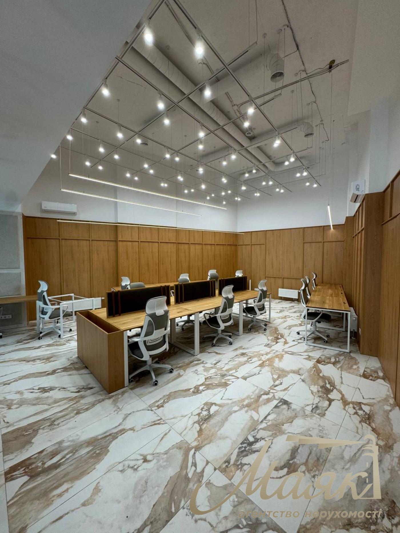 Оренда мебльованого офісу (300м2) у ЖК Busov Hill