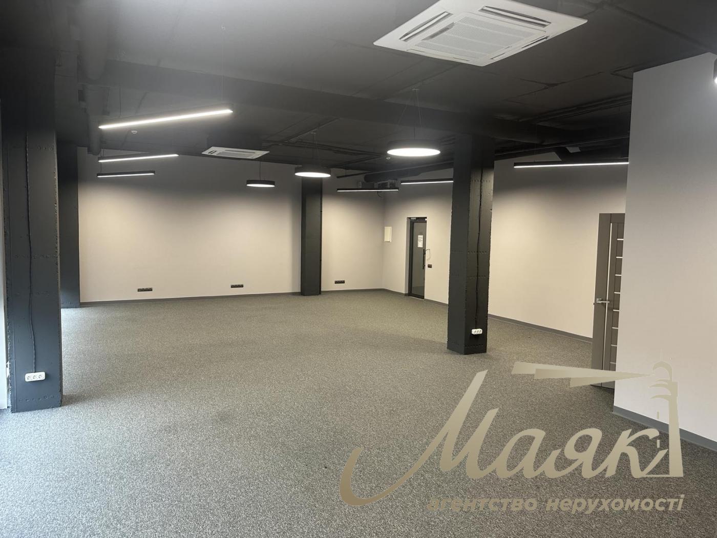 Office for rent 98,7m2 in BC Trinity, Pechersk