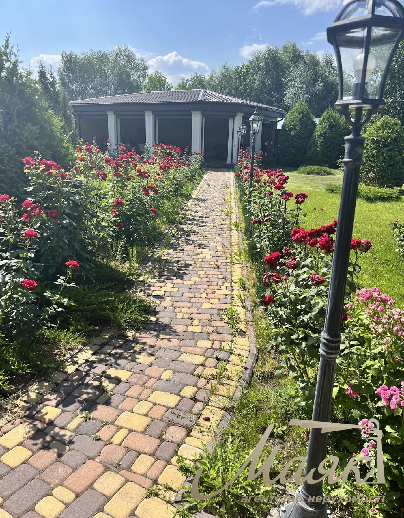 Продаж будинку з дизайнерським ремонтом у Нових Петрівцях, 35 соток, 650м2, вул. Івана Кудрі