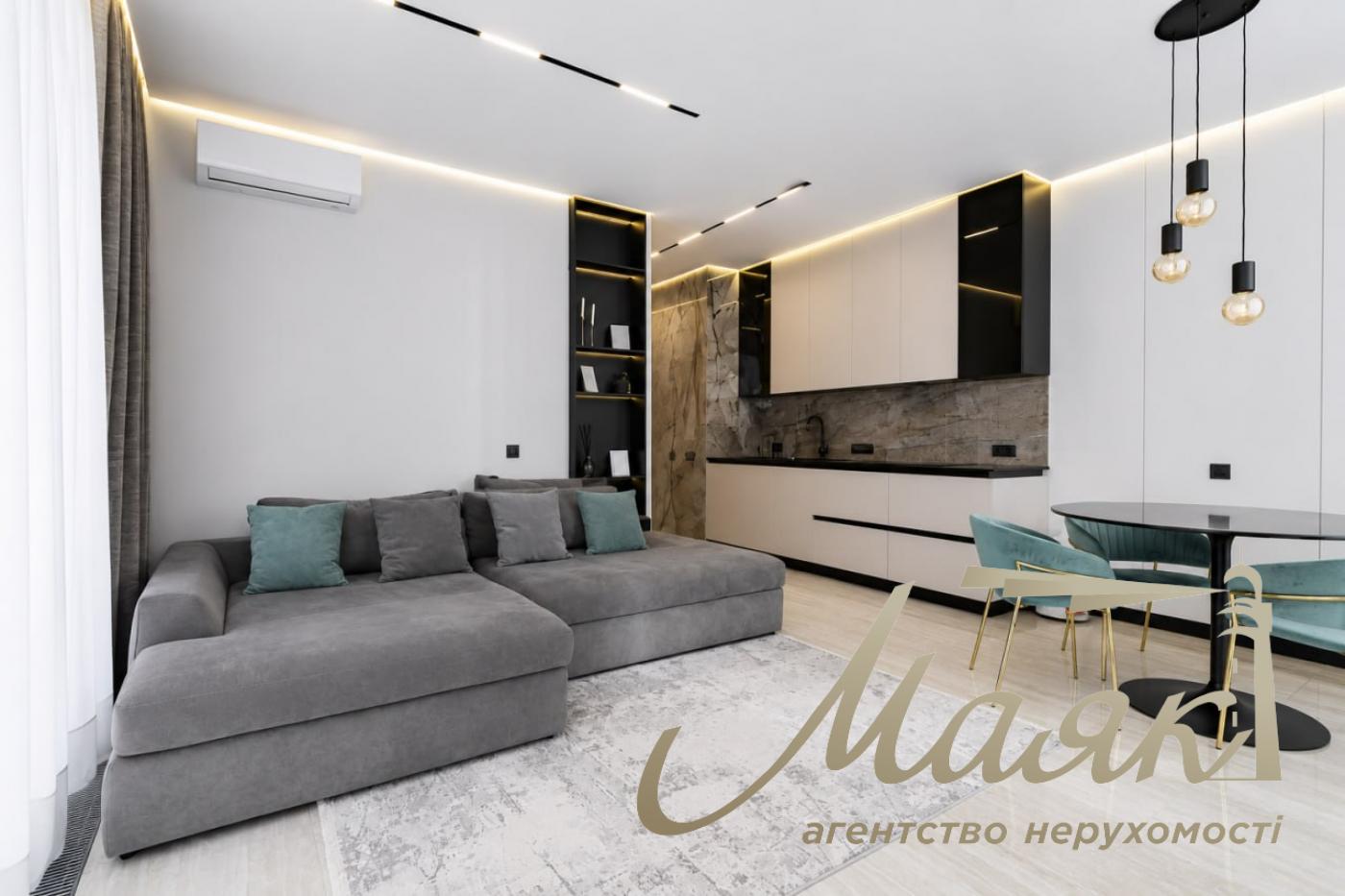 Продаж 2-кімнатної квартири з ремонтом площею 55 м² у ЖК «Новопечерські Липки», Печерськ, вулиця Драгомирова/Верхогляда, 19Б