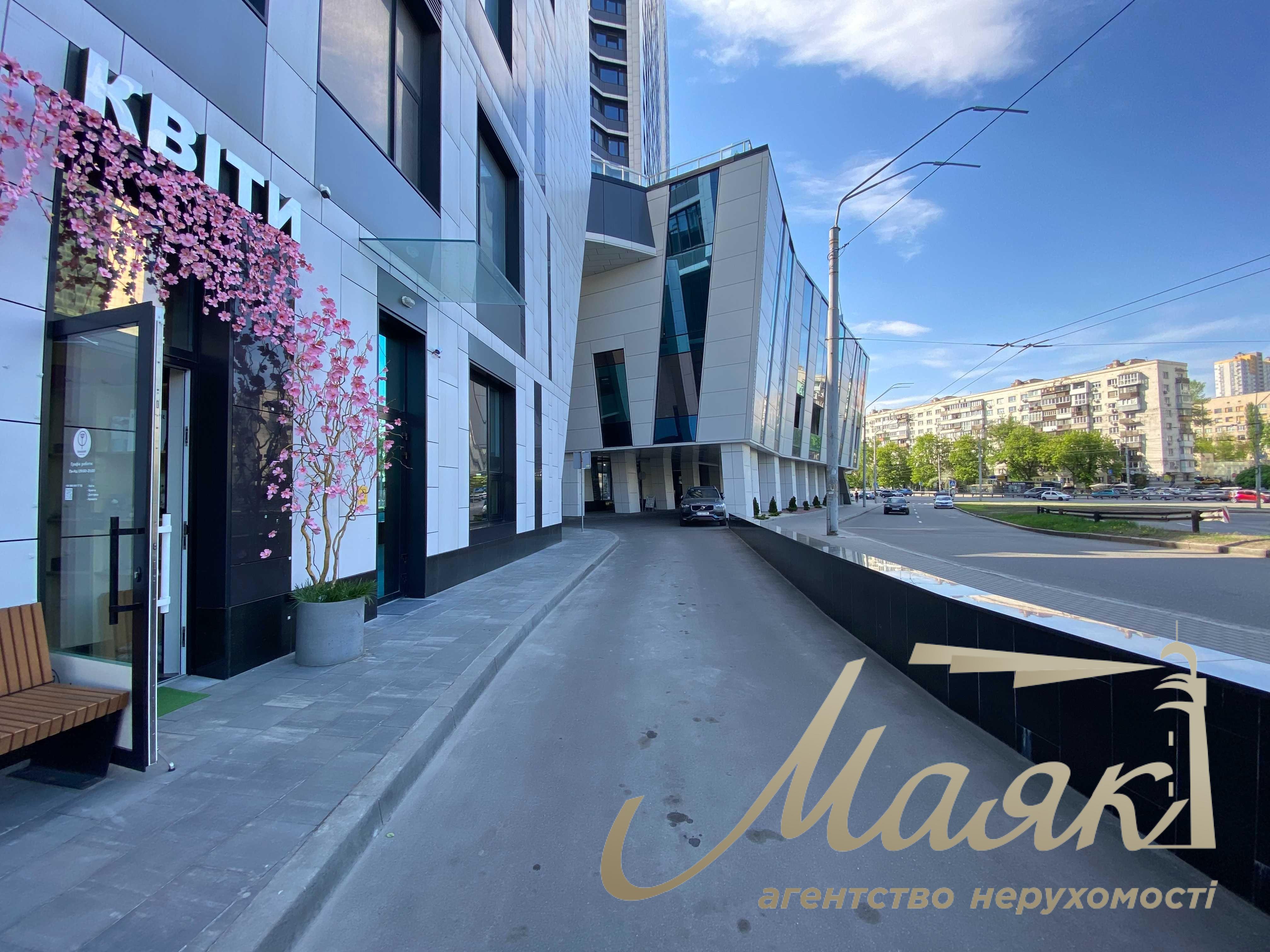 Продаж фасаду ЖК Manhattan, кафе 17,8+12 м, ФАСАД