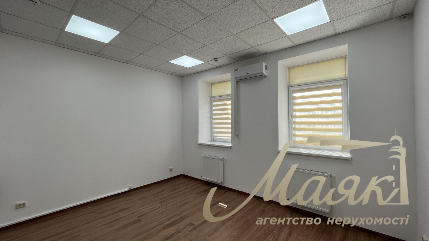 Аренда офисного помещения (210м2) по ул. Боткина 4А, БЦ "Successful House", Соломенский район, Киев