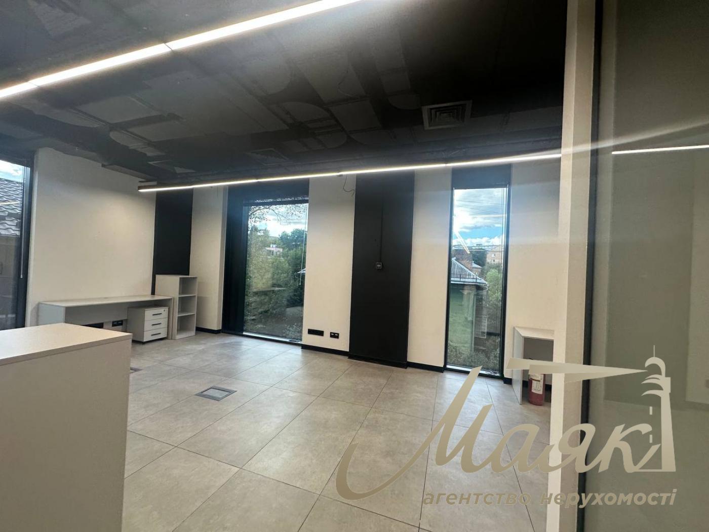 Office space for rent: 318 m² in the G Park Business Center, a Class A business center in the Holosiivskyi District.