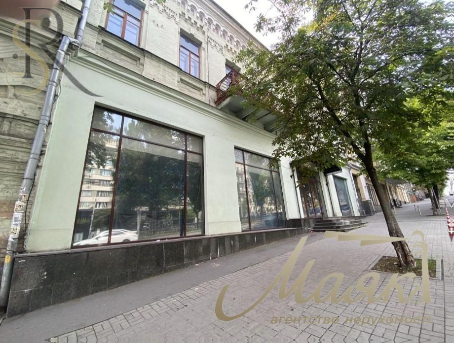 Оренда фасадного приміщення Бессарабська площа/ Бульвар Шевченка 608 м кв Центр